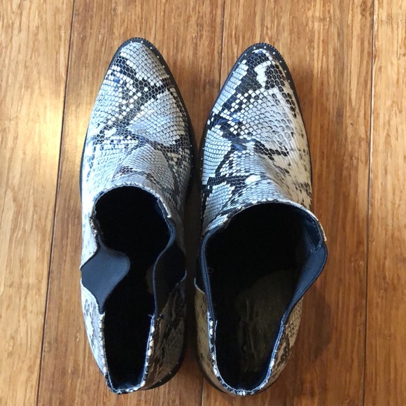 Universal Thread Snake Skin Stud Booties - Picture 10 of 11